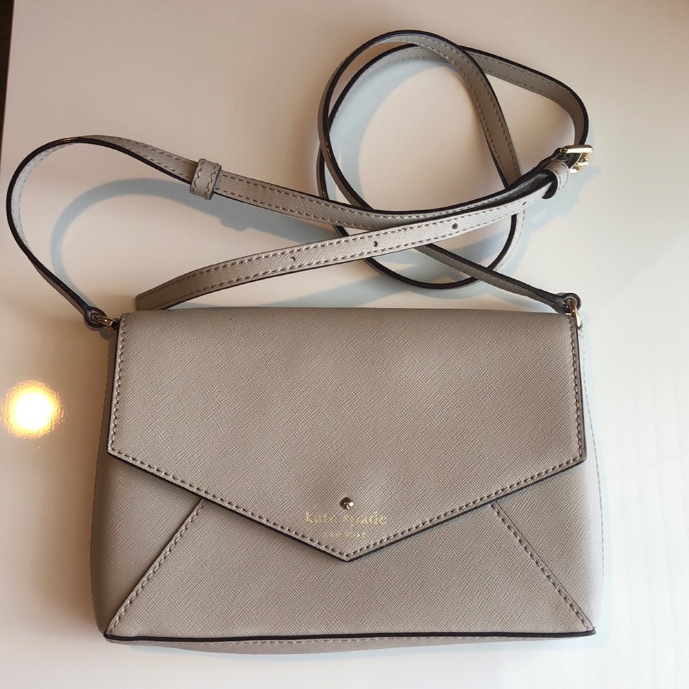 Kate spade envelope crossbody in griege
